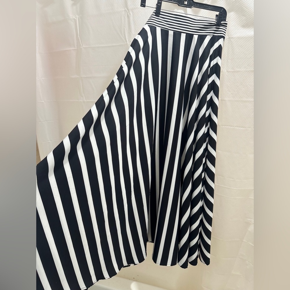 Elegant Black & White Striped Maxi Skirt - Picture 5 of 5